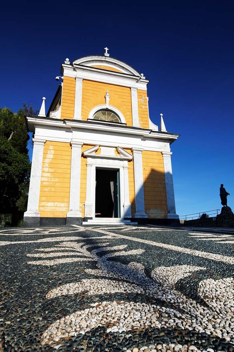 قرية بورتوفينو الإيطالية