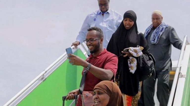 الطائرة الأمريكية تقل 168 مسافرا 