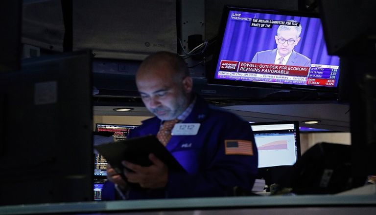 هبوط حاد للأسهم الأمريكية بعد خفض الفائدة