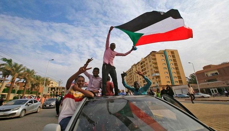 احتفالات في السودان بتوقيع الاتفاق السياسي- أرشيفية