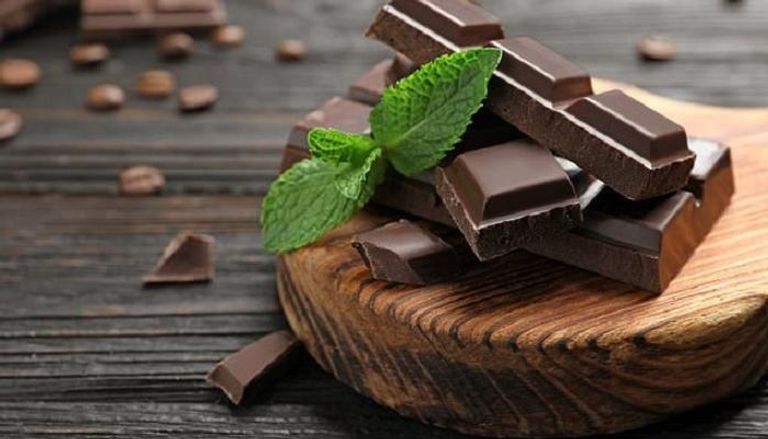 الشوكولاتة تحسن المزاج وتقاوم الاكتئاب
