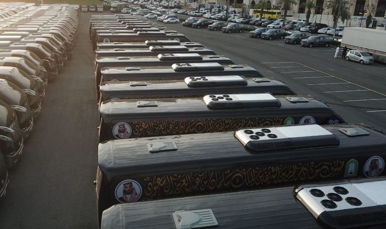 أسطول حافلات حديثة لنقل ضيوف خادم الحرمين الشريفين