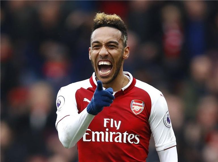 تييري هنري مهاجم أرسنال الأسبق