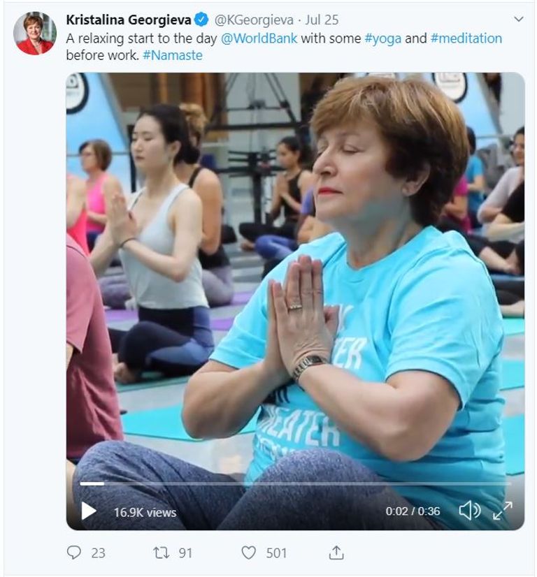 جورجييفا تمارس رياضة اليوجا قبل العمل كريستالينا جورجييفا مرشحة أوروبا لإدارة صندوق النقد