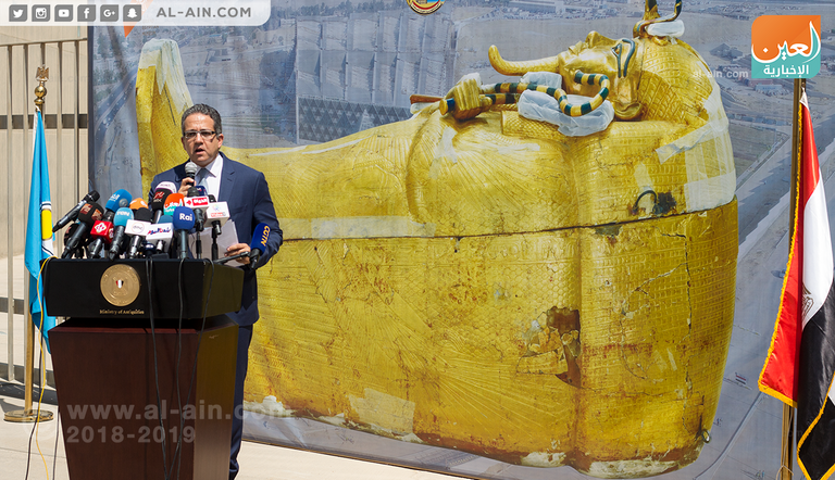 خالد العناني، وزير الآثار المصري