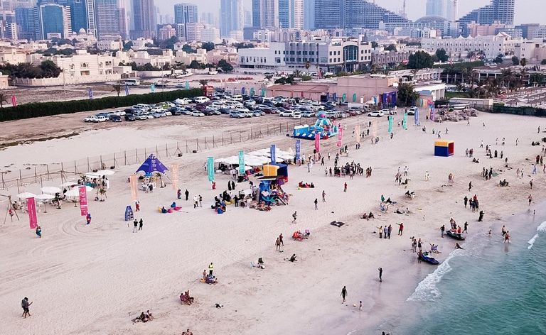 إطلاق المرحلة الأولى من المبادرة بافتتاح مكتبة على شاطئ الخان بالشارقة