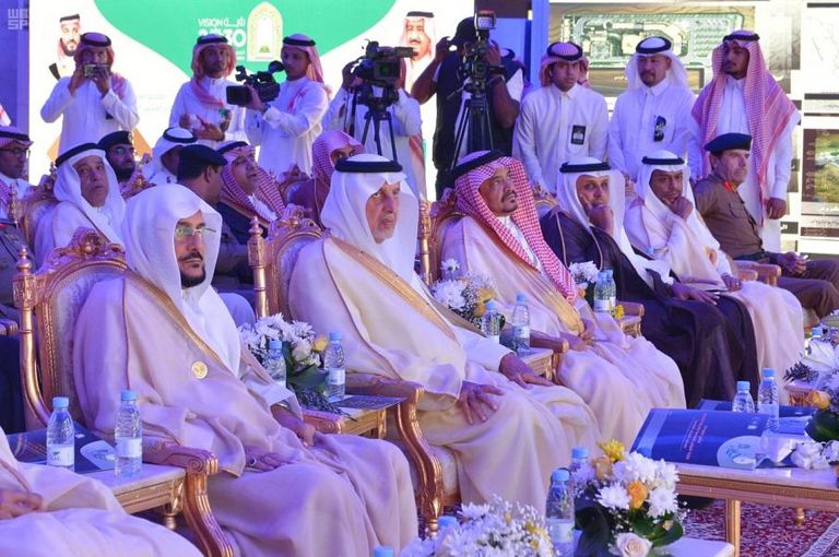 الأمير خالد الفيصل خلال جولته في المشاعر المقدسة