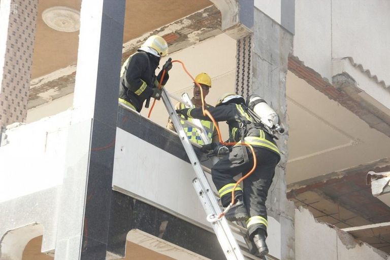 جانب من المحاكاة التي نفذتها قوات الدفاع المدني