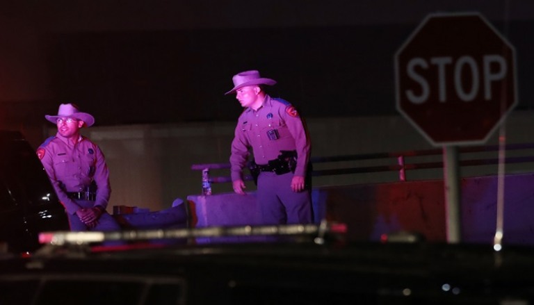 شرطة تكساس في موقع الحادث