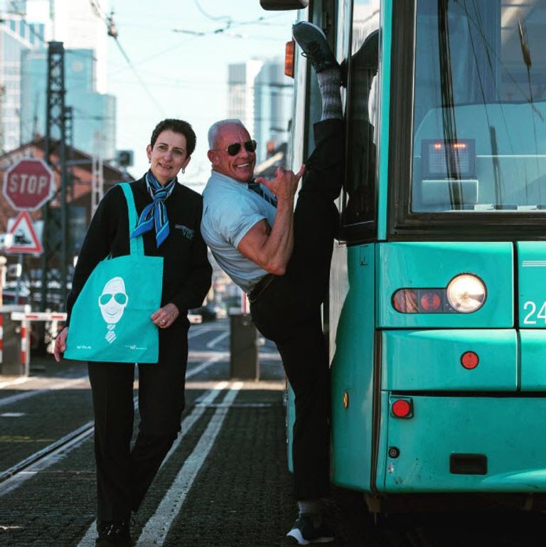 سائق الترام بيتر فيرث