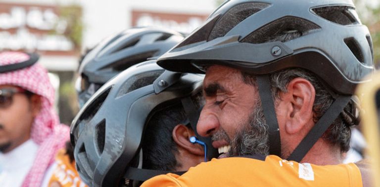 حجاج من Tour De Hajj لدى وصولهم إلى المدينة