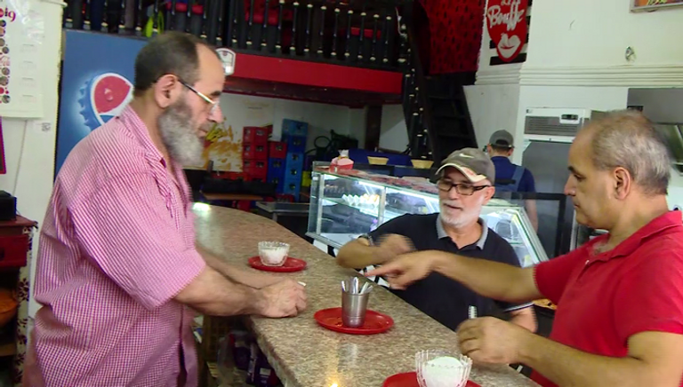 مقهى الصم والبكم في الجزائر العاصمة مقهى "العقاقنة" في الجزائر العاصمة