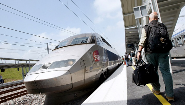 مسافرو القطارات في فرنسا يشترون التذاكر من أكشاك التبغ 