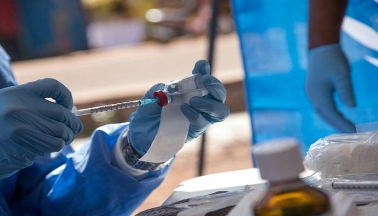 لقاح تجريبي لإيبولا في أوغندا