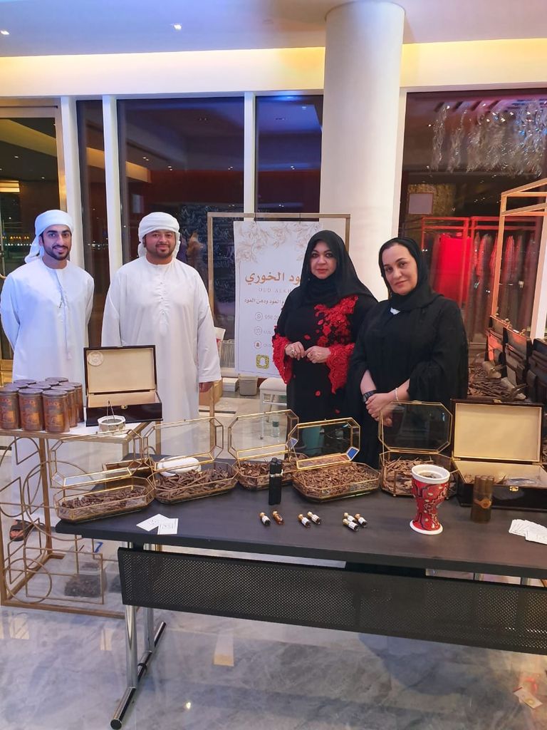 منى المنصوري شاركت كضيف شرف في المعرض