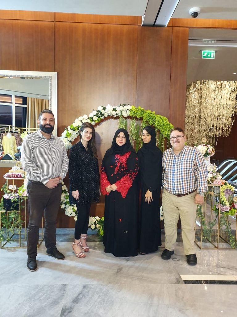 منى المنصوري شاركت كضيف شرف في المعرض