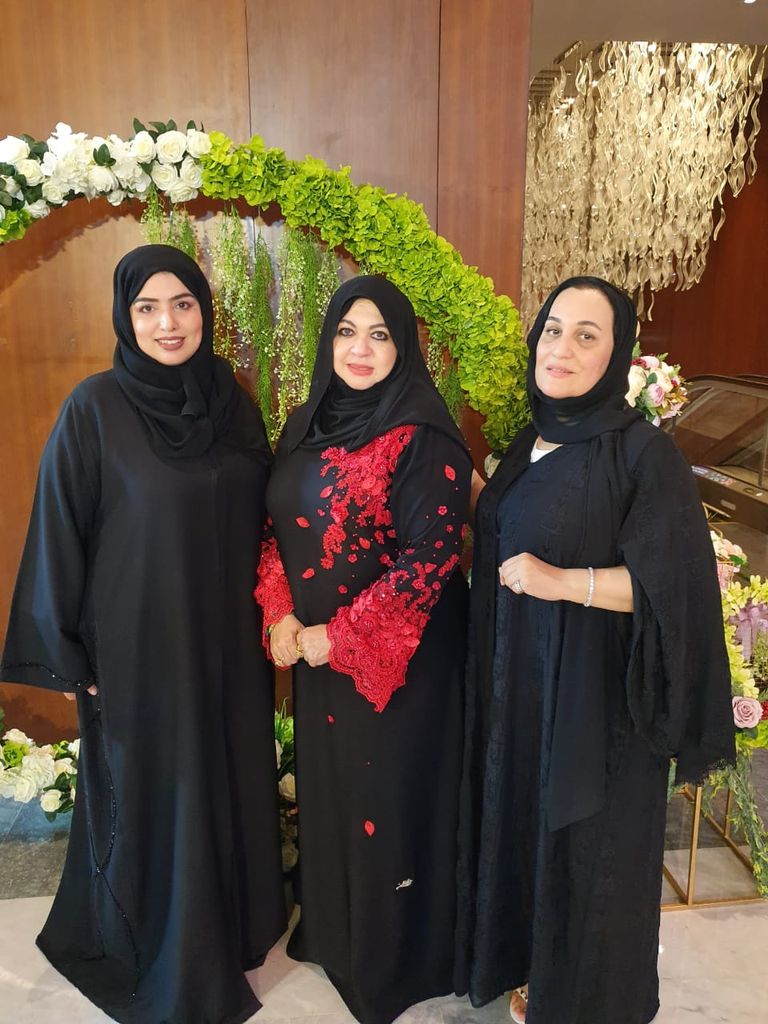 منى المنصوري شاركت كضيف شرف في المعرض