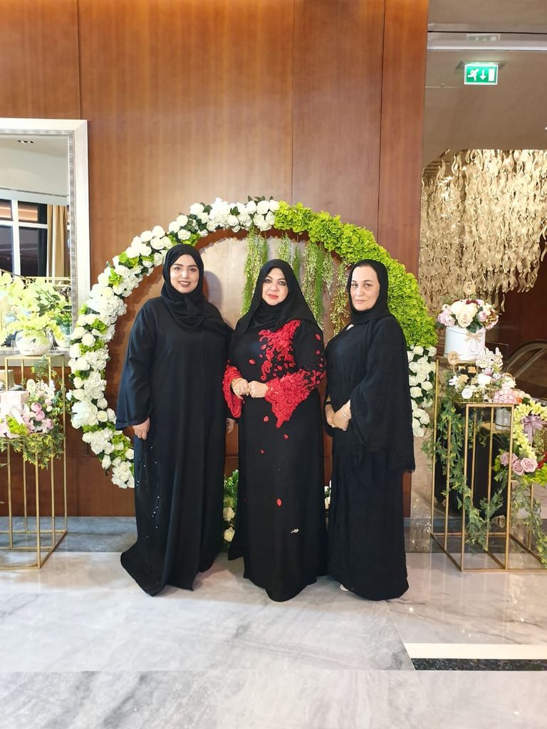 منى المنصوري شاركت كضيف شرف في المعرض