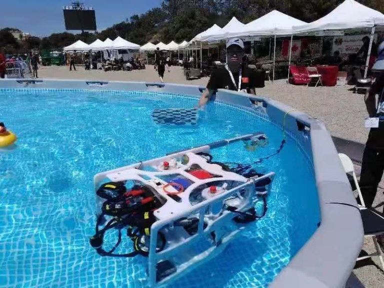 فريق صيني يحصل على المركز الـ1 بالمسابقة الدولية للروبوتات تحت الماء