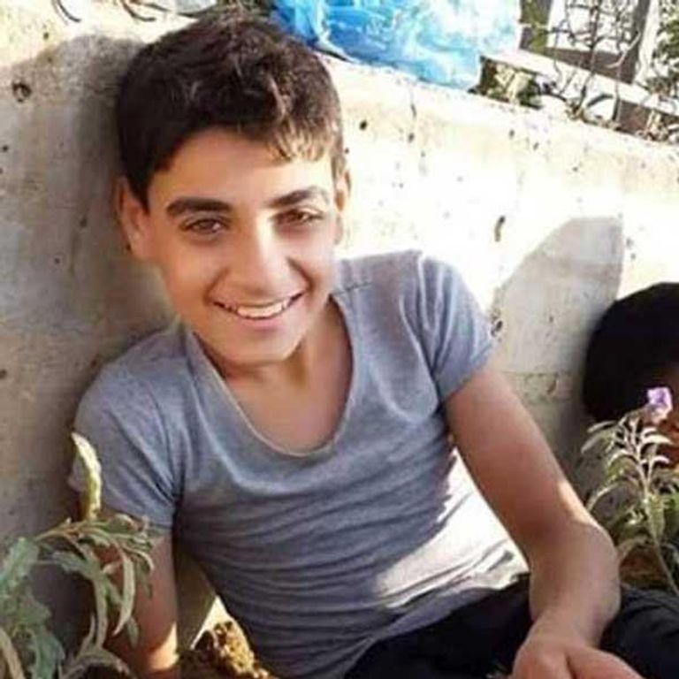 الاحتلال الإسرائيلي يواجه مسيرات العودة بقنابل الغاز