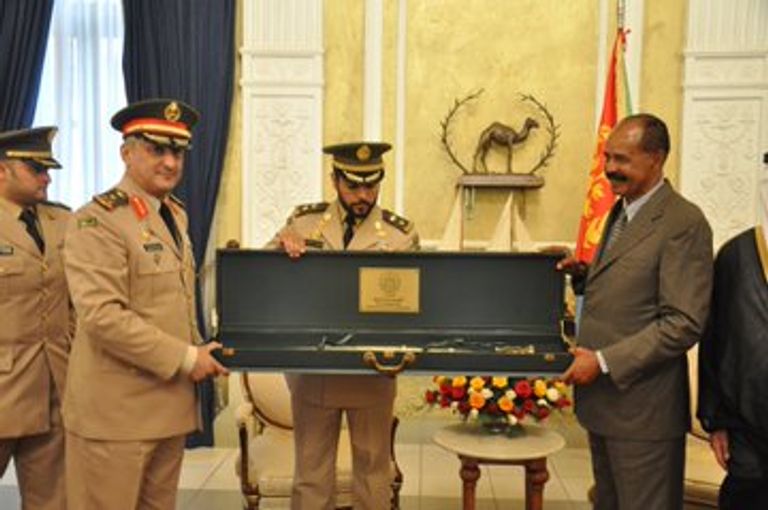 الرئيس أسياس أفورقي والأمير فهد بن تركي 