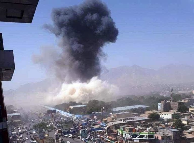 أعمدة الدخان تتصاعد جراء الانفجار