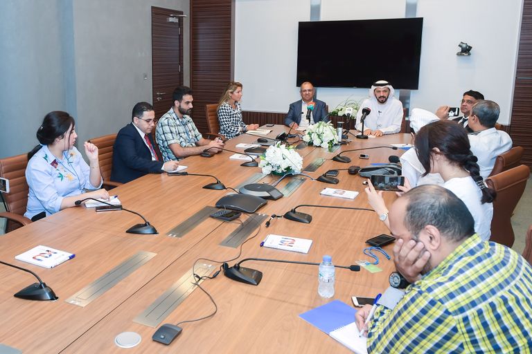 اجتماع المائدة المستديرة للإعلاميين الذي نظمته جامعة خليفة الأربعاء