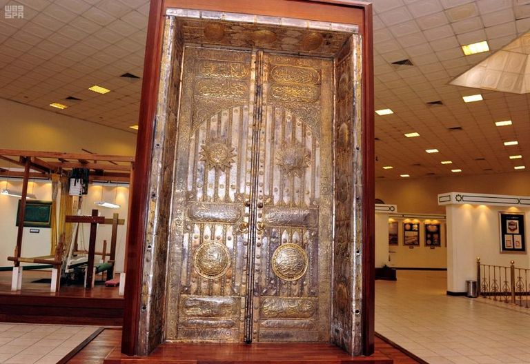 الباب القديم للكعبة المشرفة