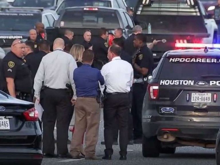 سيارة المشتبه به اصطدمت بالسيارة التي كان يستقلها القتيلان