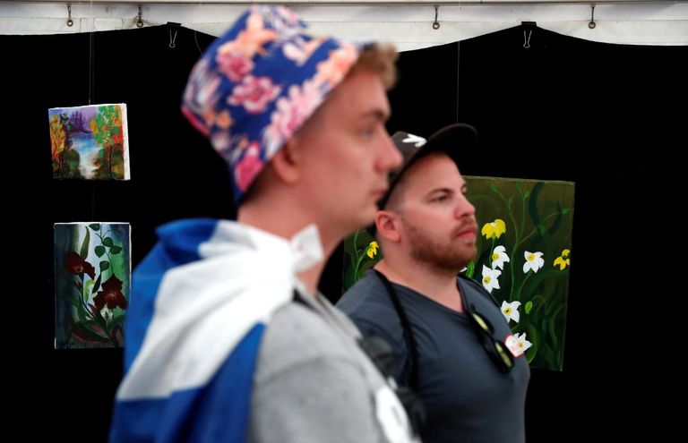 الفنانة المهاجرة تلتمس الأمل بالرسم