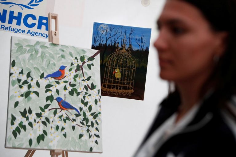 الفنانة المهاجرة تلتمس الأمل بالرسم