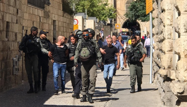 قوات الاحتلال تعتقل مصلين في القدس عقب صلاة عيد الأضحى