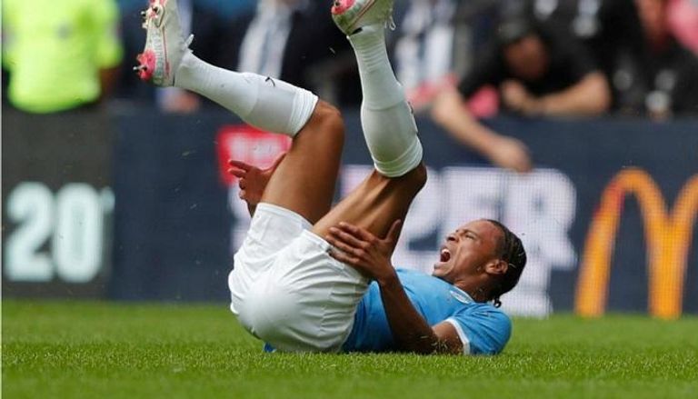 ليروي ساني جناح مانشستر سيتي الإنجليزي جاريث بيل