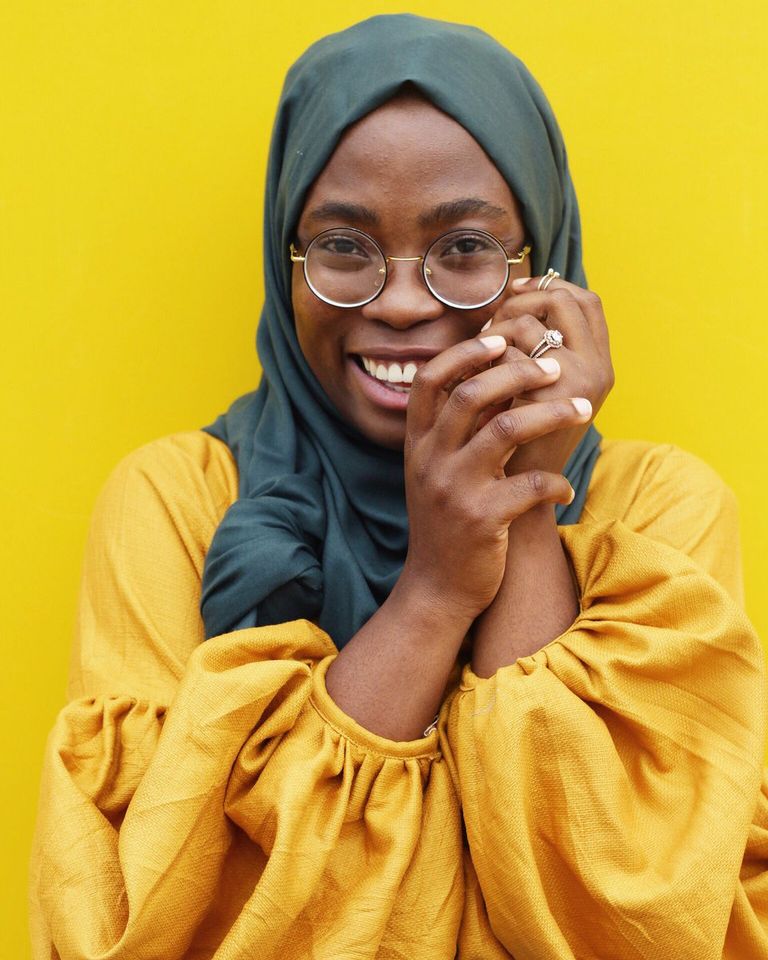 إحدى لوحات حنيفة الفنية ببقايا الطعام