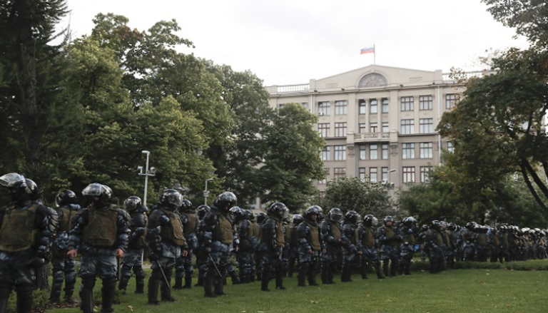 الشرطة الروسية قبل الاحتجاجات - رويترز 
