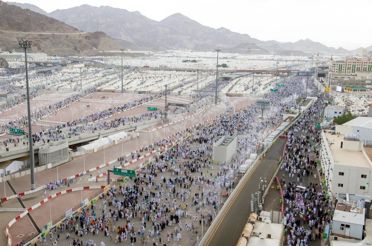 السعودية تطور مشروعات بالمليارات لخدمة ضيوف الرحمن