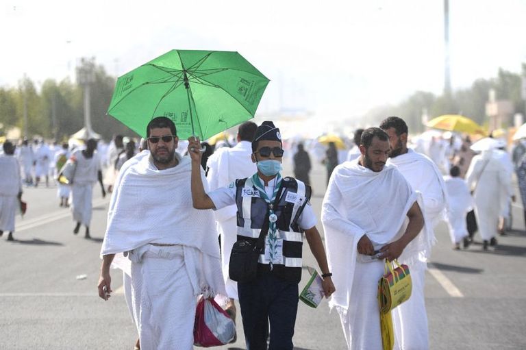 الكشافة السعودية تنجح في تفويج 400 ألف حاج للجمرات