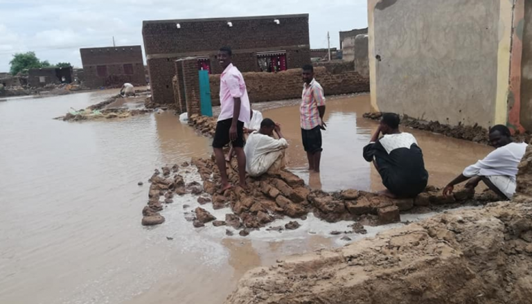 انهيار عدد من المنازل بعد تأثر نحو 10 قرى بالأمطار الغزيرة