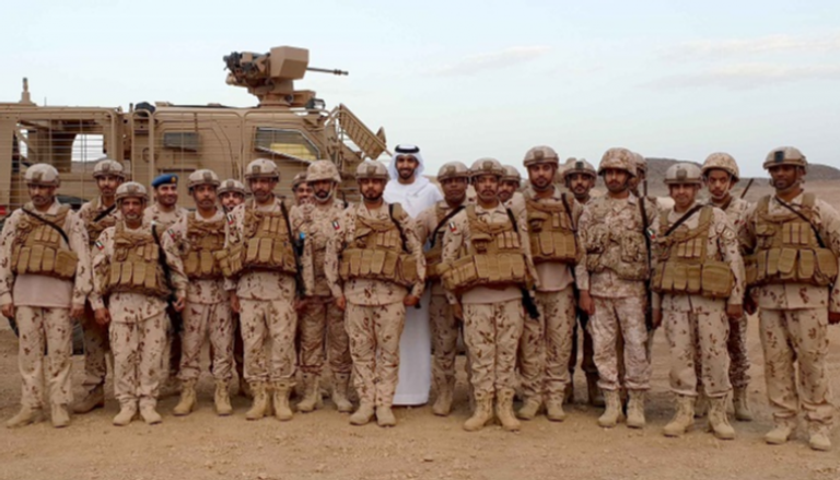 الشيخ شخبوط بن نهيان في زيارة سابقة لجنود الإمارات بالحد الجنوبي