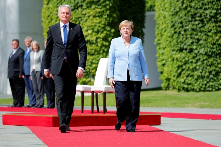 المستشارة الألمانية أنجيلا ميركل وجيتناس نوسيدا رئيس وزراء ليتوانيا