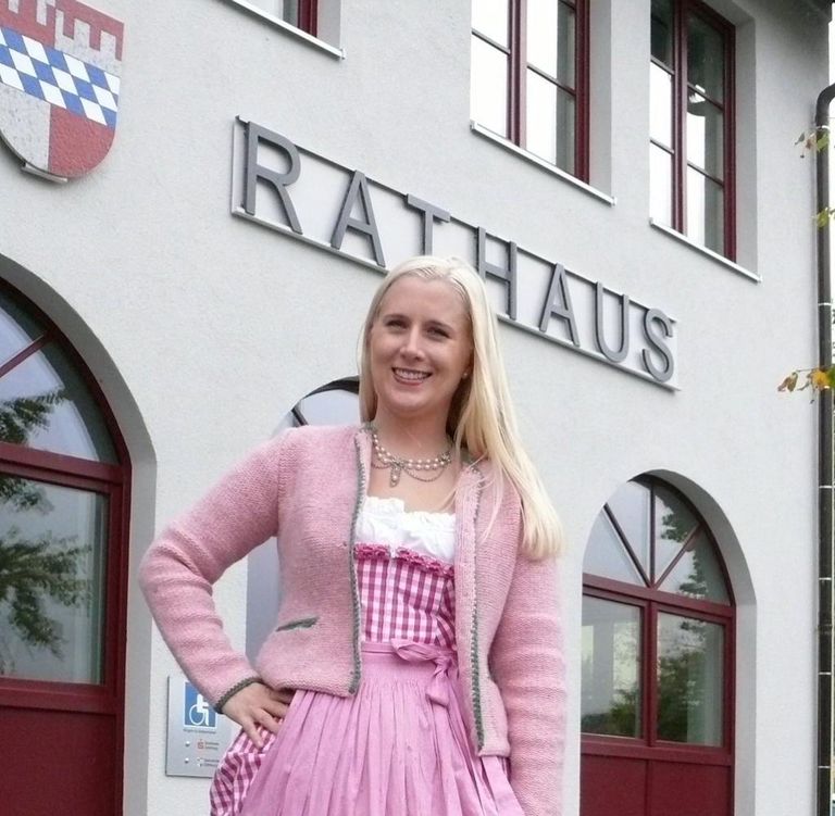 العمدة يوزيفا شميد