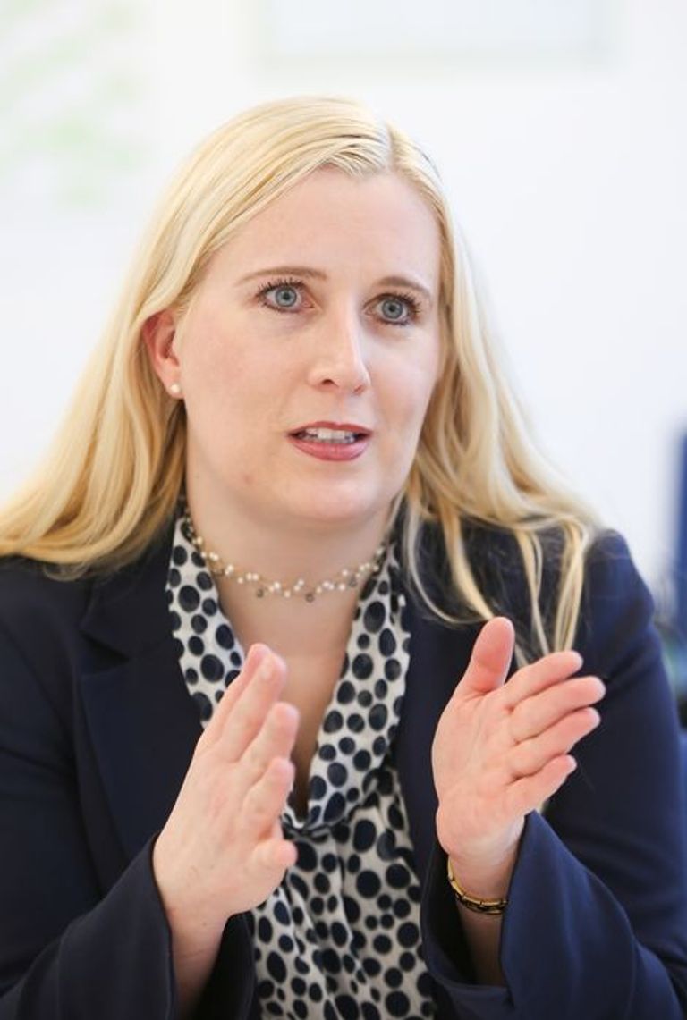 العمدة يوزيفا شميد