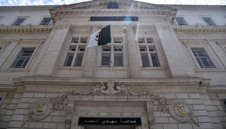 محاكم الجزائر تفتح قضايا فساد لاستعادة الأموال المنهوبة
