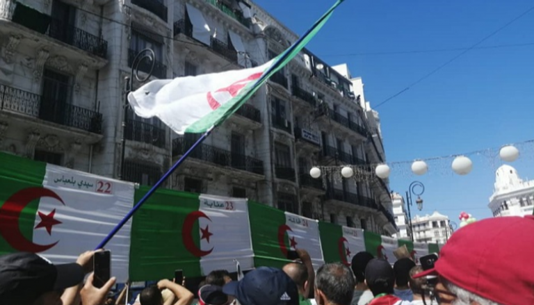 استمرار المظاهرات في الجزائر للمطالبة برحيل رموز نظام بوتفليقة