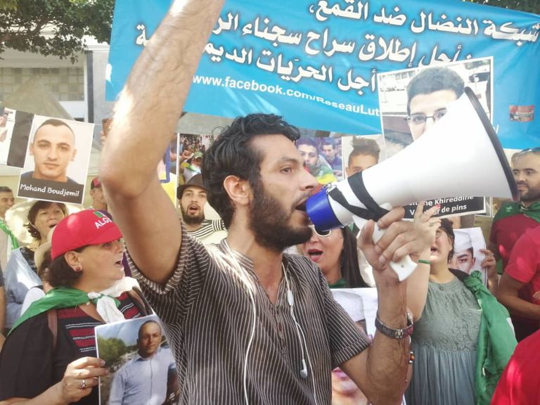 استمرار المظاهرات في الجزائر للمطالبة برحيل جميع رموز نظام بوتفليقة