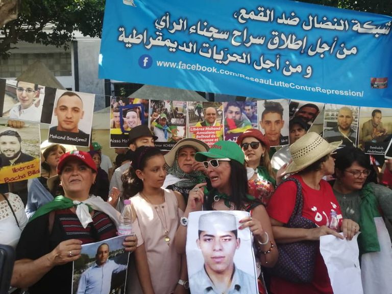 استمرار المظاهرات في الجزائر للمطالبة برحيل جميع رموز نظام بوتفليقة