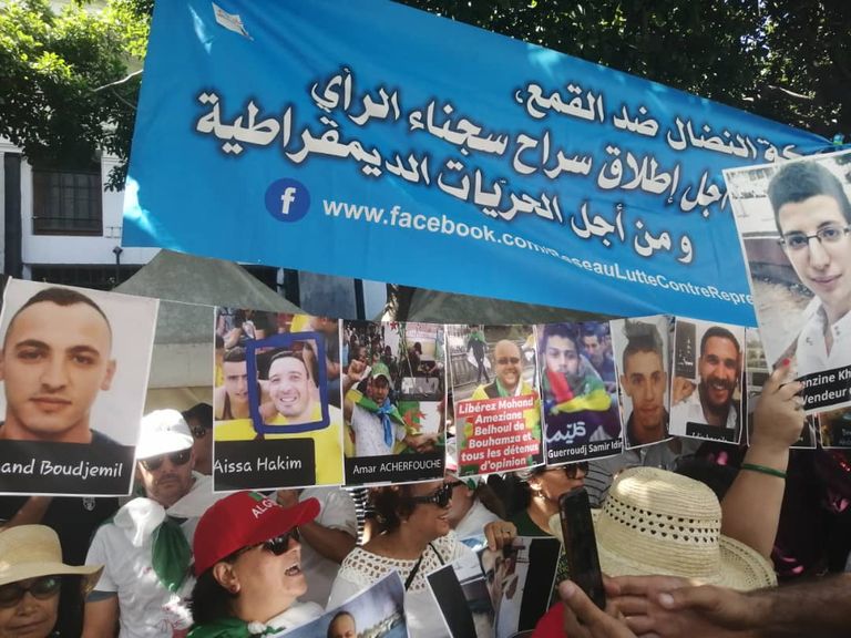 استمرار المظاهرات في الجزائر للمطالبة برحيل جميع رموز نظام بوتفليقة