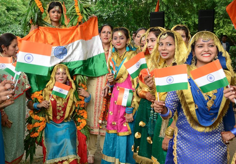 ساحات الرقص شهدت توافداً كبيراً من الجماهير