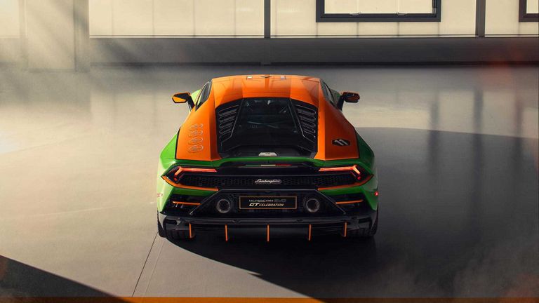 طراز Aventador SVJ 63 Roadster