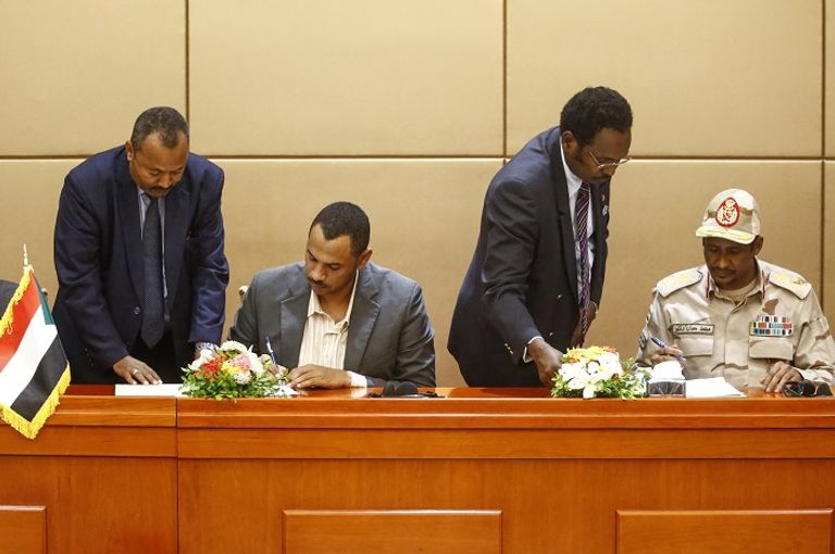 الفريق شمس الدين الكباشي المتحدث باسم المجلس العسكري الانتقالي